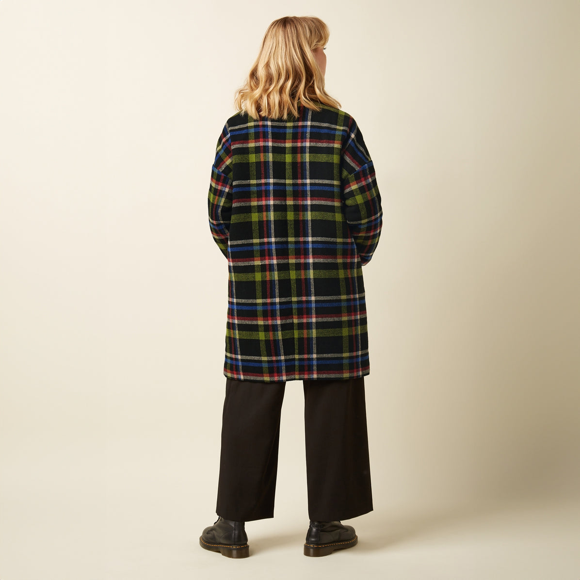 Abrigo Nia Karly Check