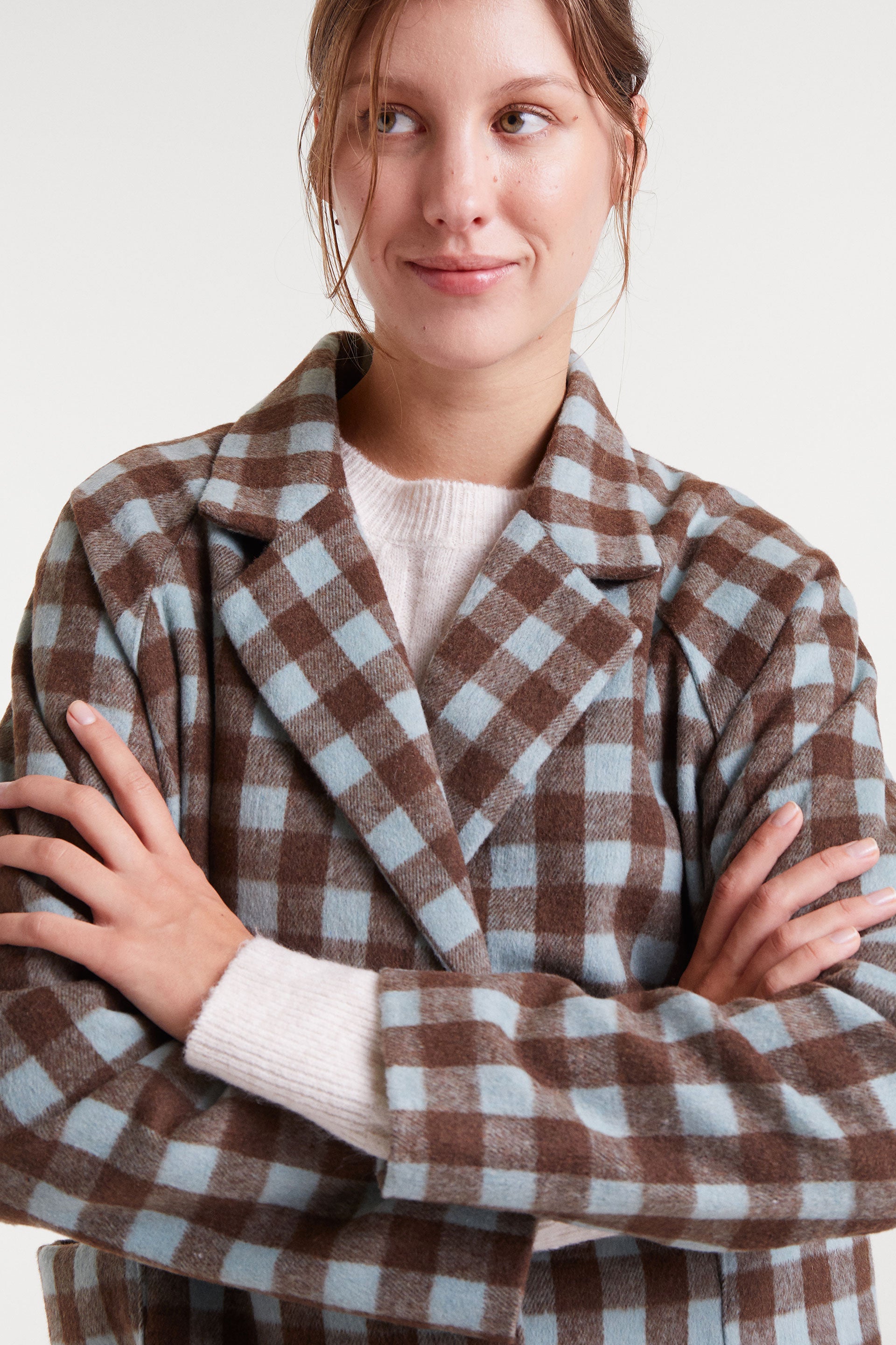 Abrigo de cuadros marrón y azul celeste