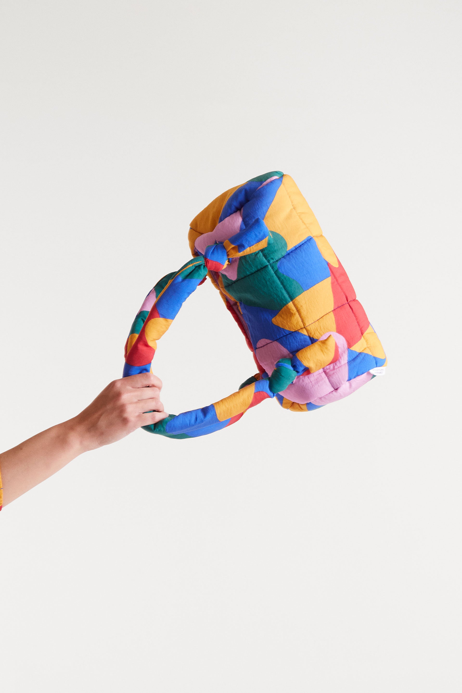 Bolso acolchado multicolor con corazones