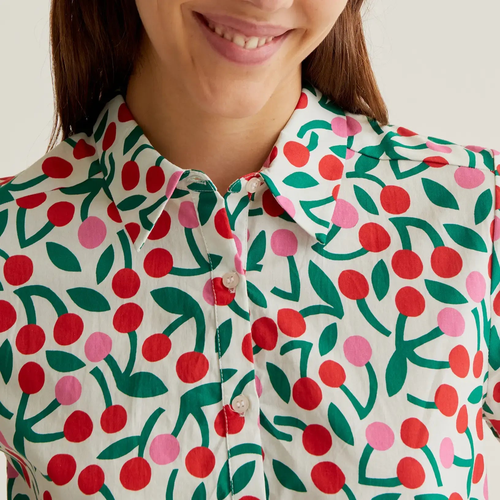 Vestido corto con estampado Guinda