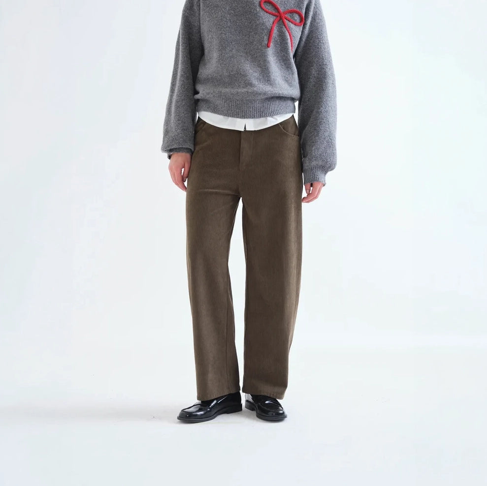 Pantalón de Pana Marrón Café Pernera Recta Curva
