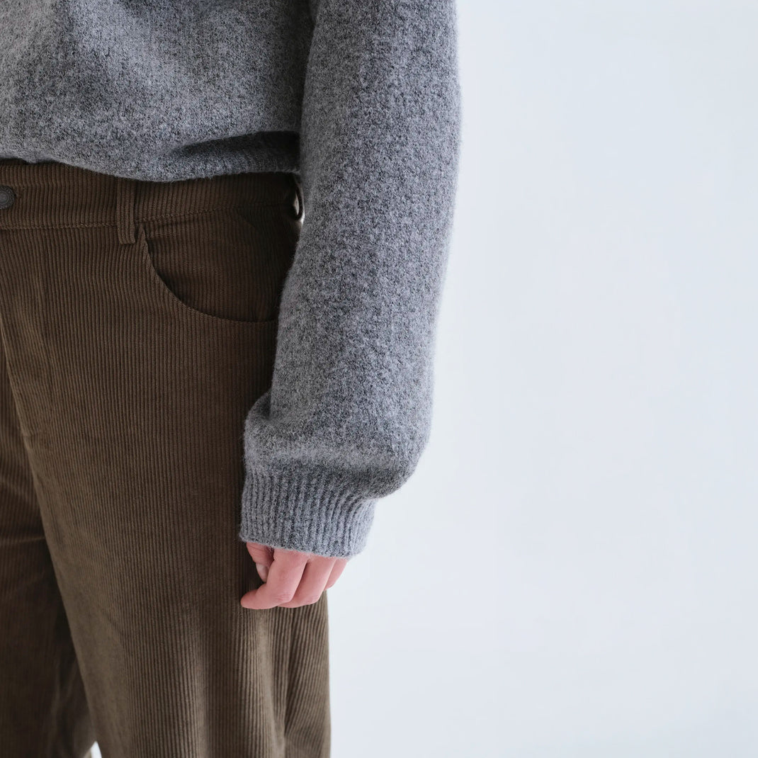 Pantalón de Pana Marrón Café Pernera Recta Curva