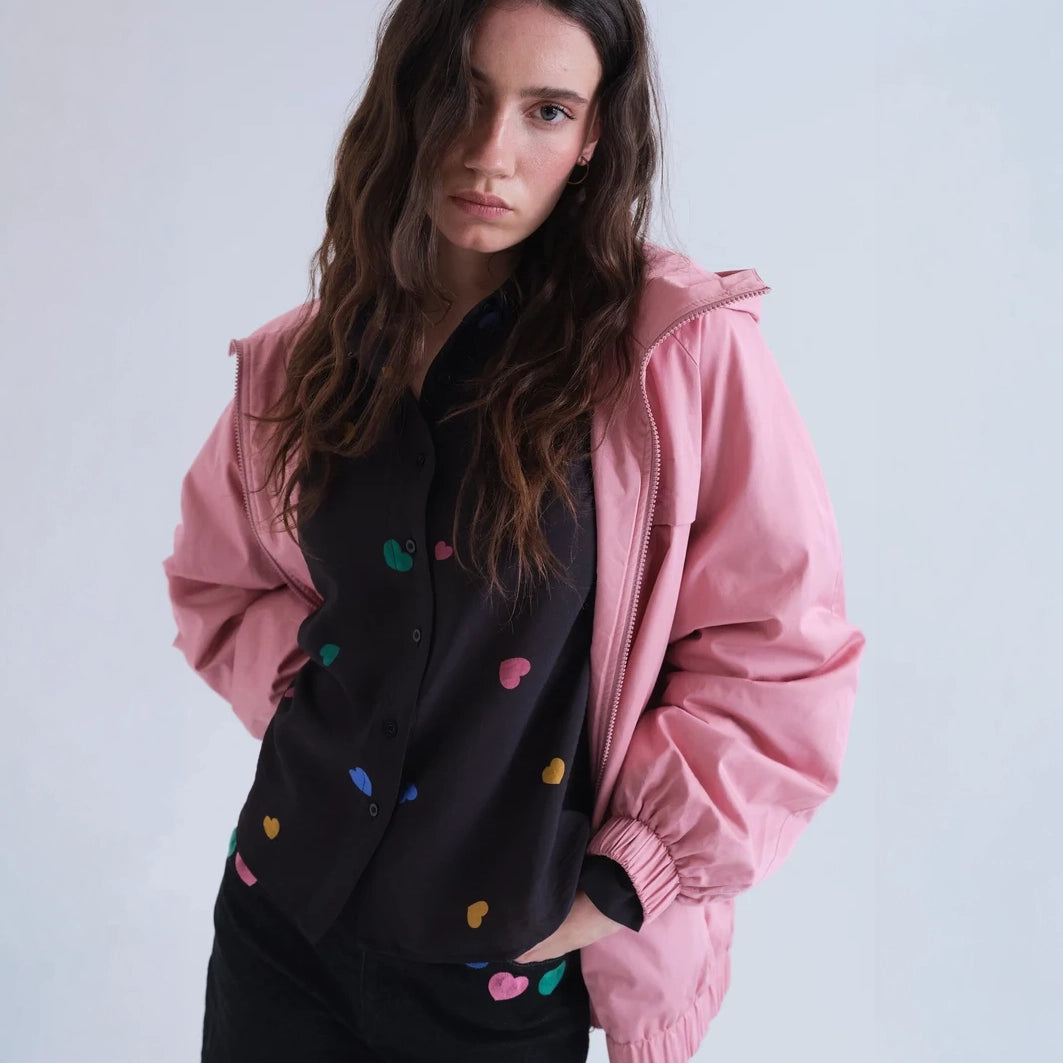 Camisa Oversize Negra con Estampado de Corazones Candy