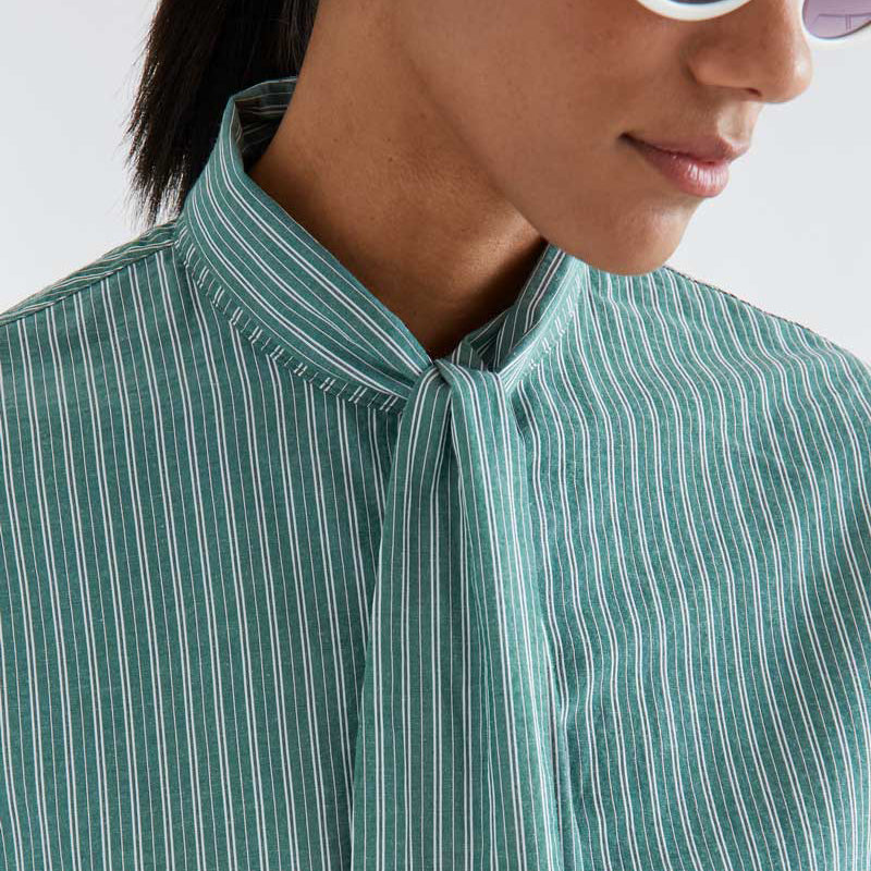 Blusa de Rayas Verdes con Cuello Maxi Lazada