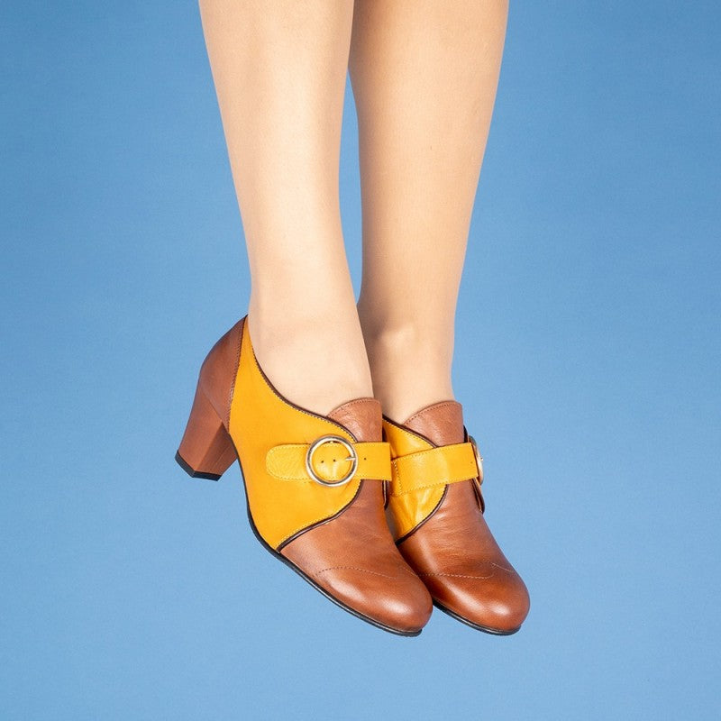 Agatha mostaza y marrón