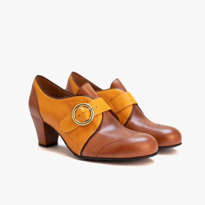 Agatha mostaza y marrón