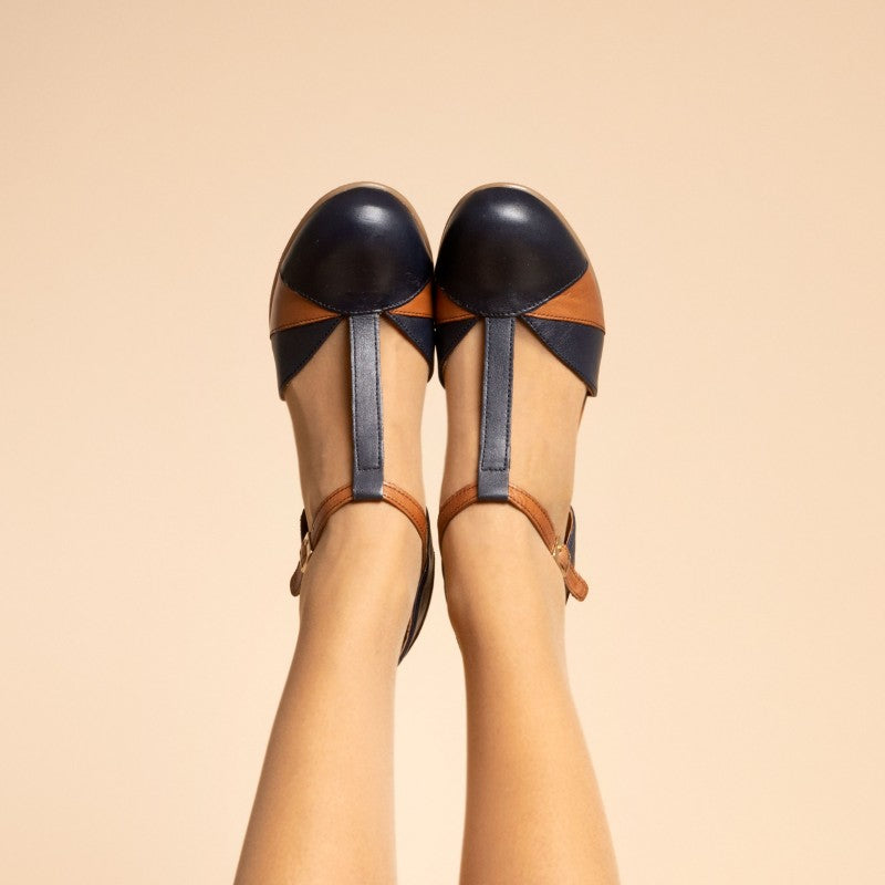 Magnolia azul y marrón claro