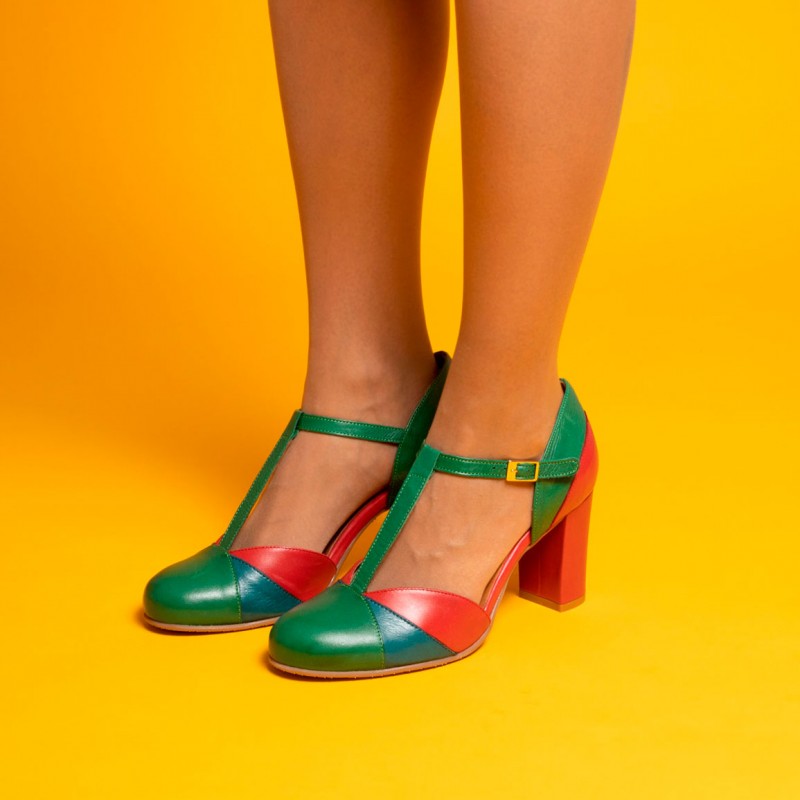 Magnolia verde rojo y azul