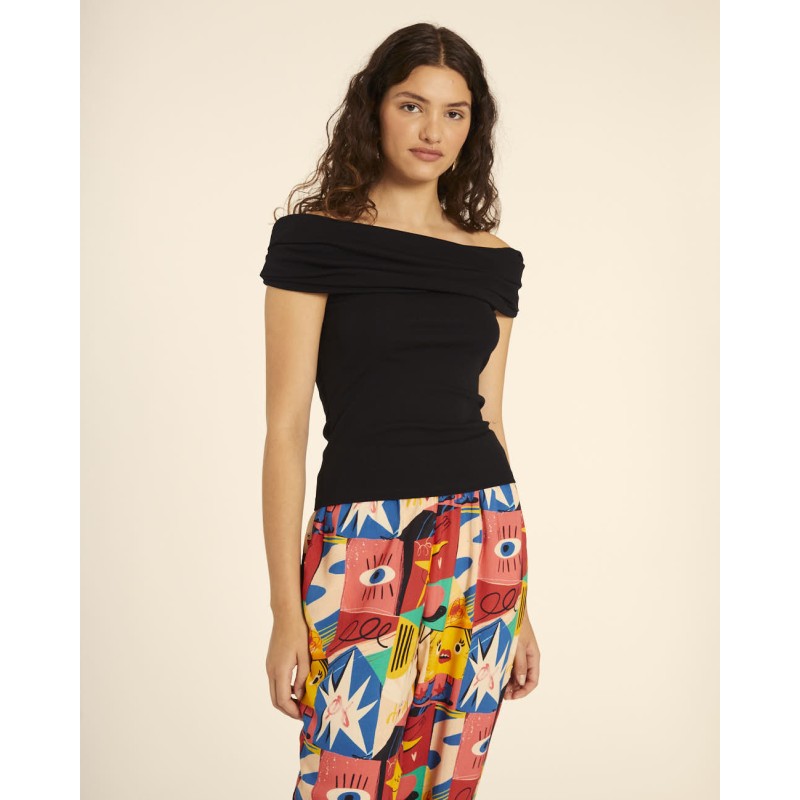 Top cuello bardot negro