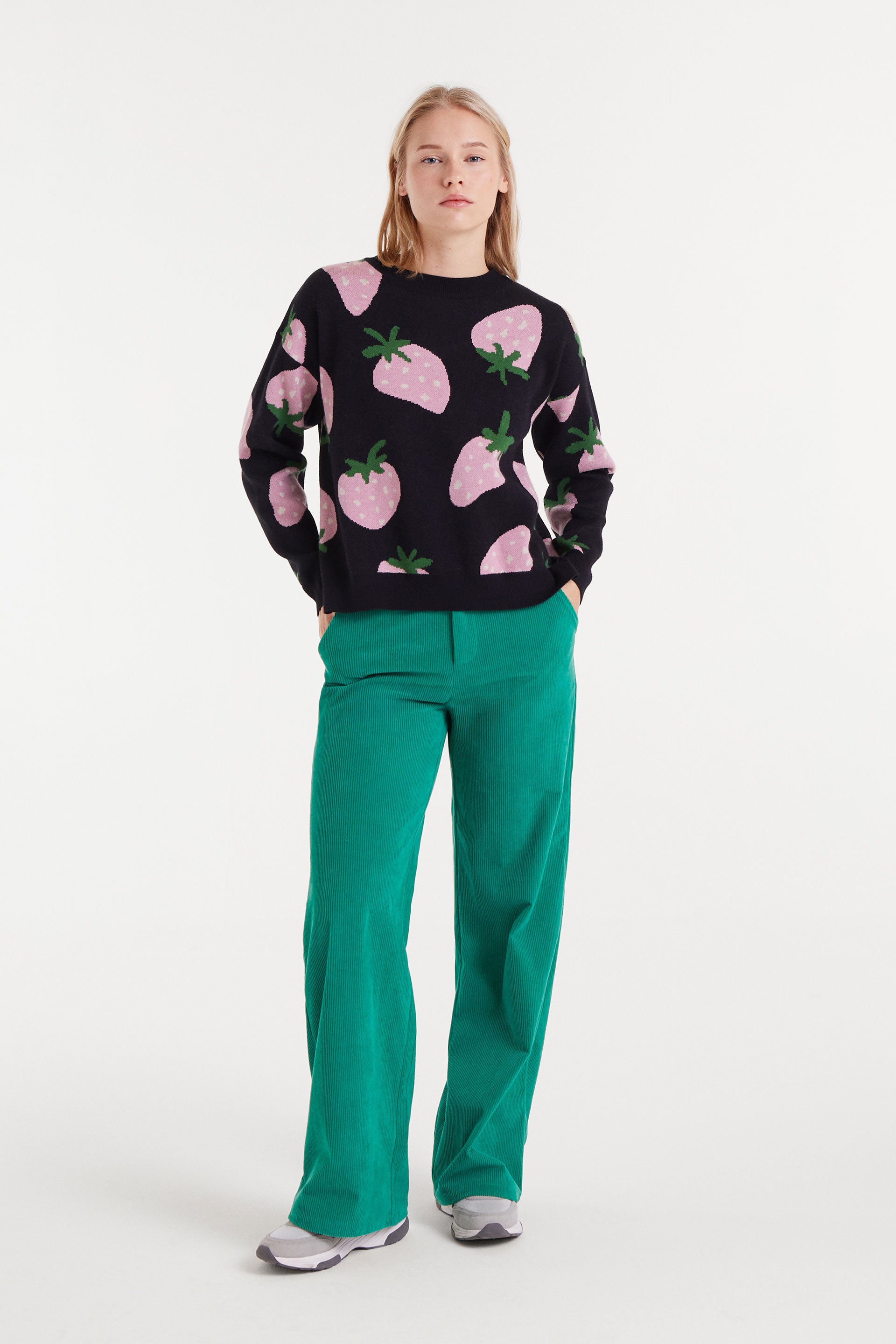 Jersey negro con estampado de fresas rosas