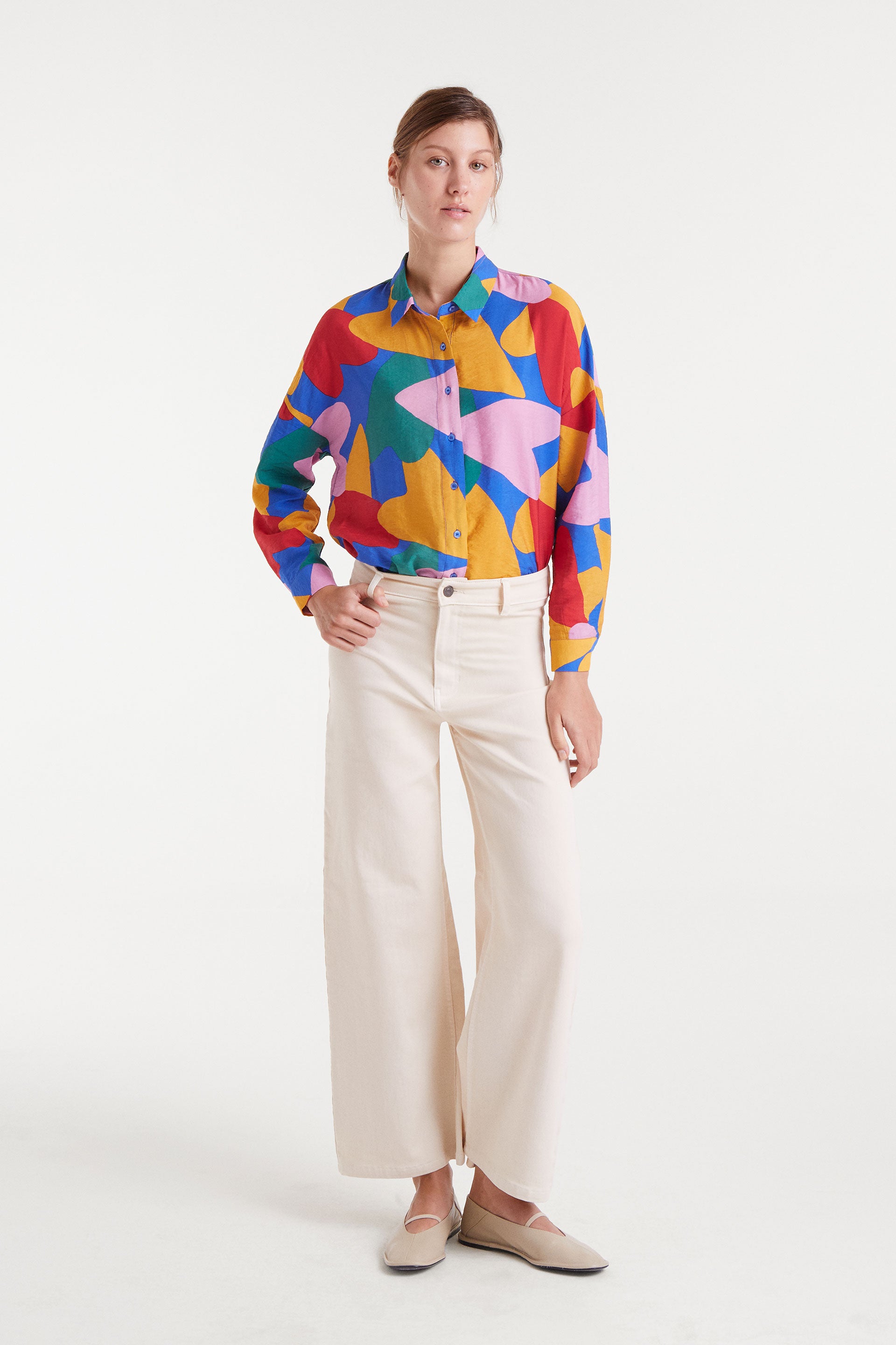 Camisa multicolor con estampado de corazones