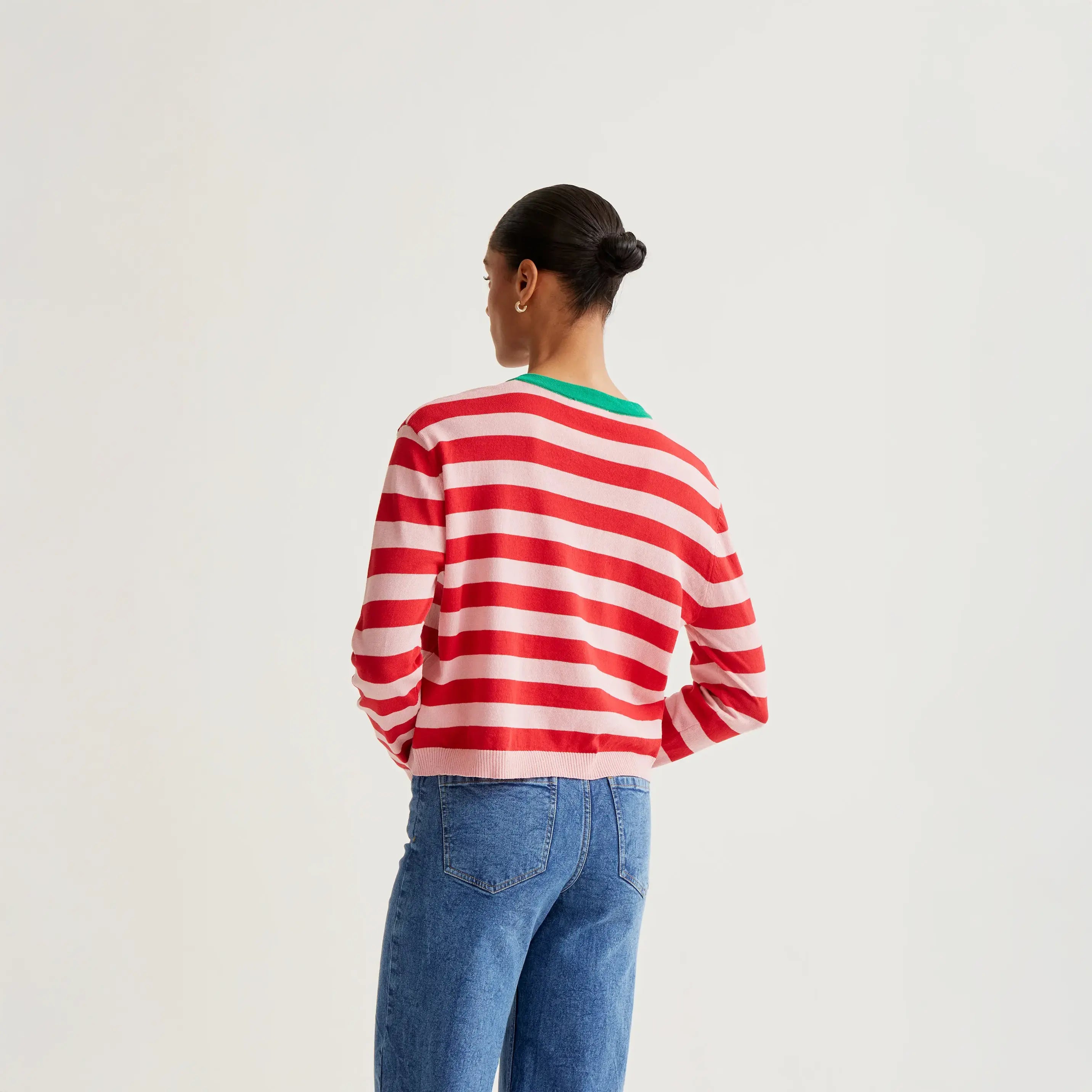 Cárdigan de punto suave con estampado de rayas rosa y rojo
