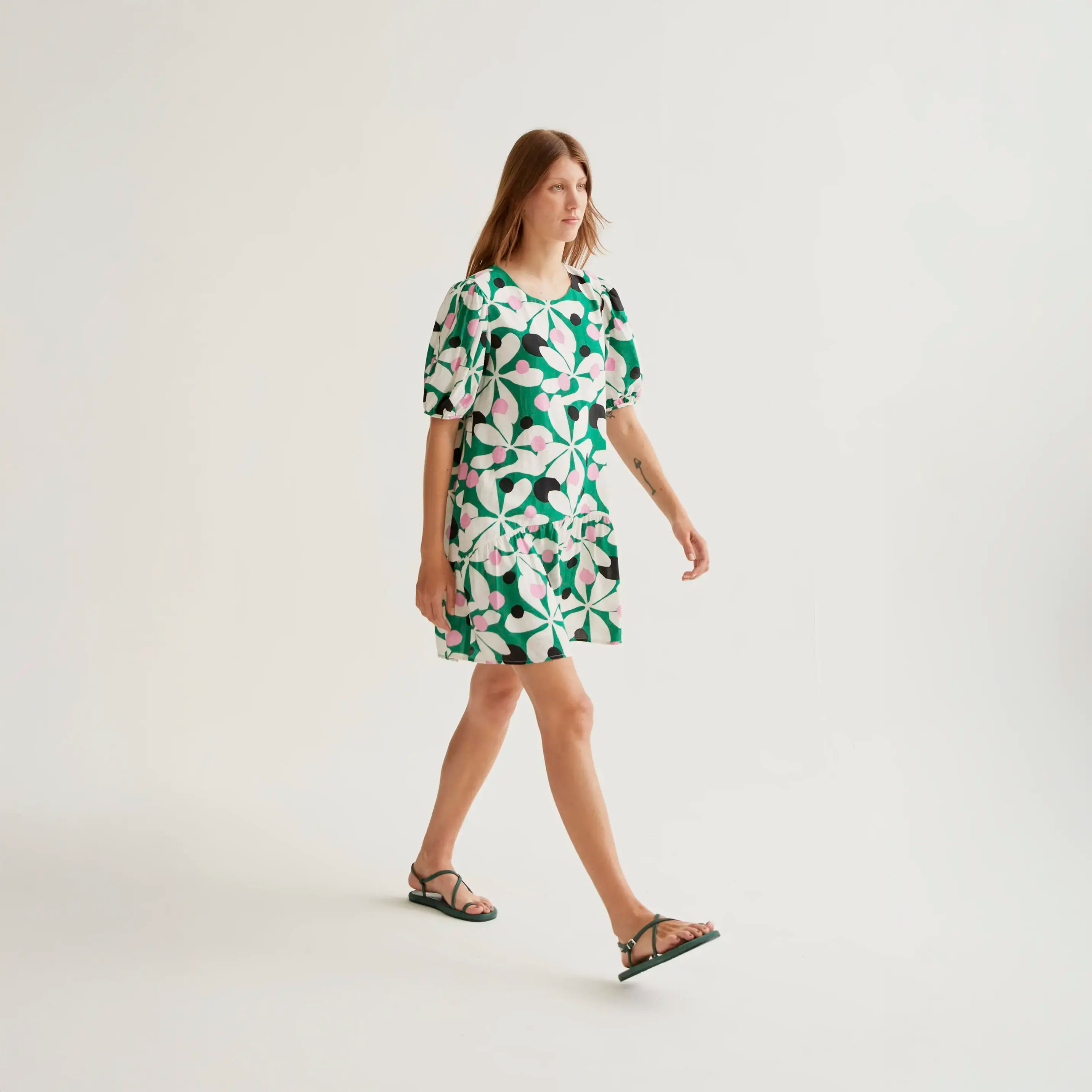 Vestido corto con estampado Hosta