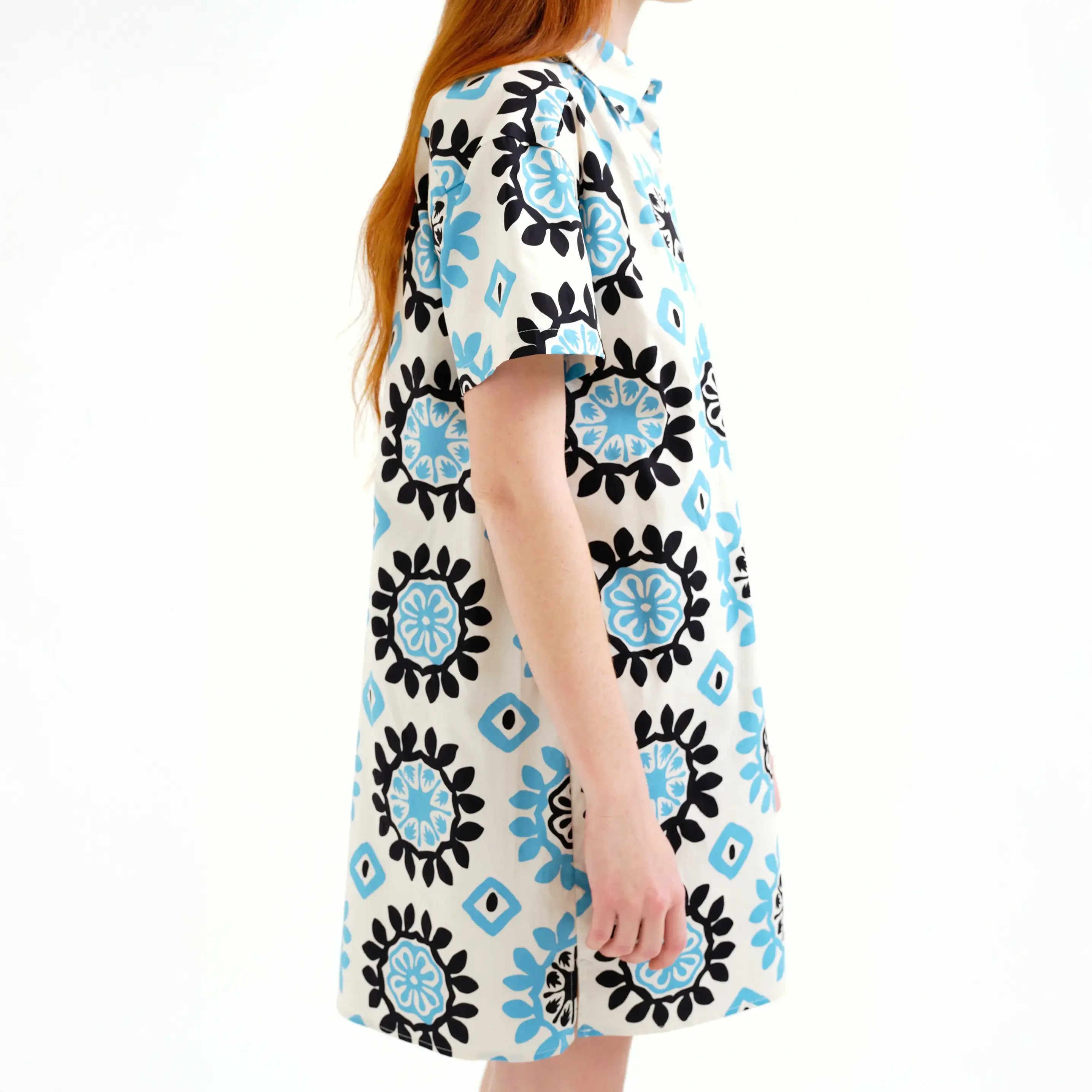 Vestido corto con estampado Waterfall