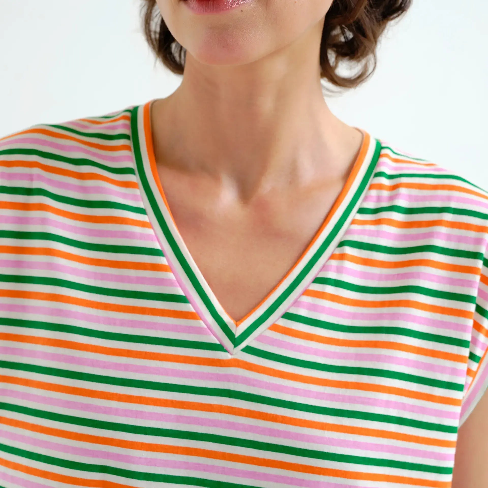 Camiseta con estampado de raya especial multicolor