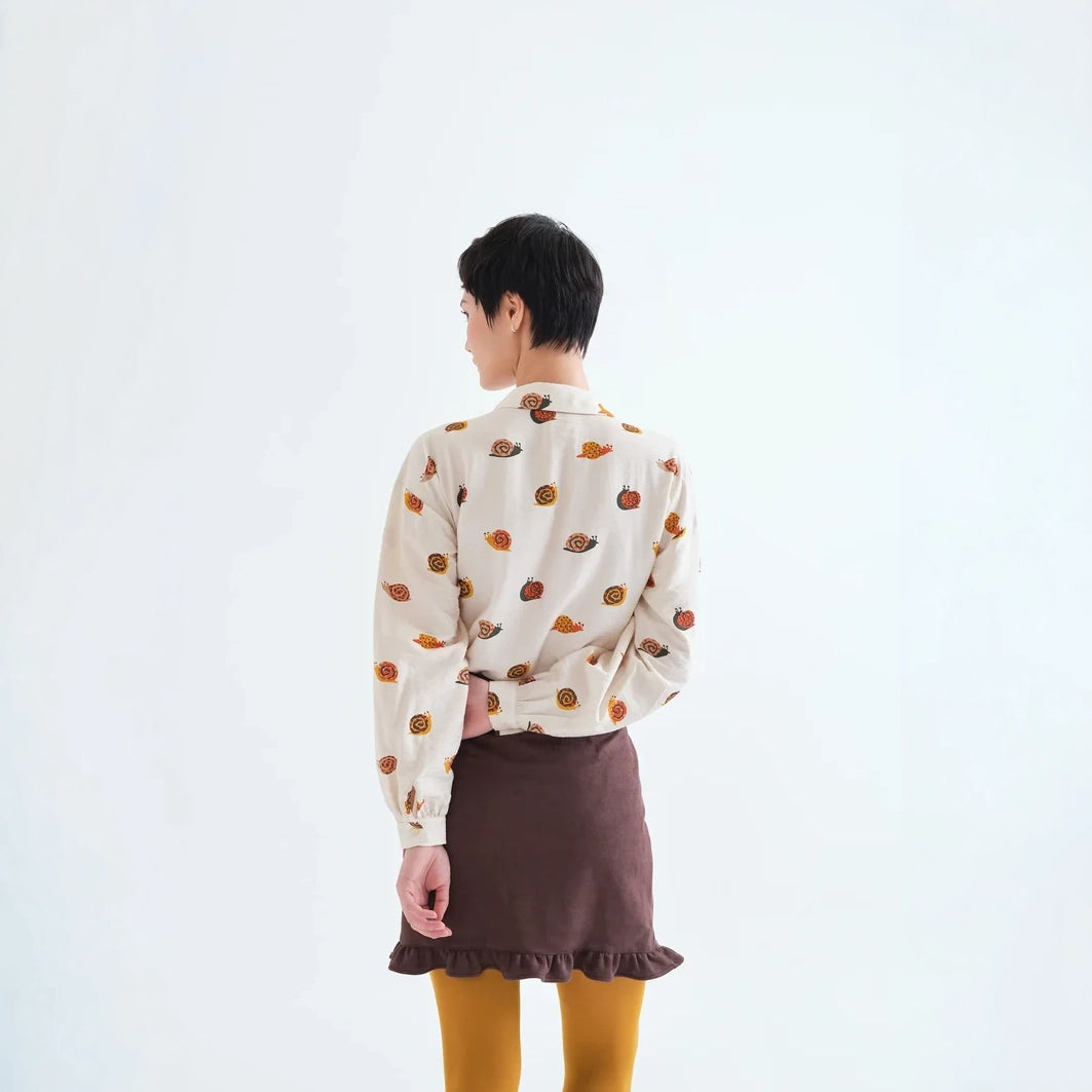 Camisa Fluida con Estampado de Caracoles
