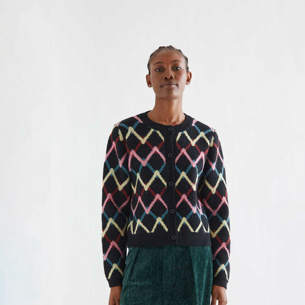 Cárdigan de Punto Negro Estampado Geométrico Skein