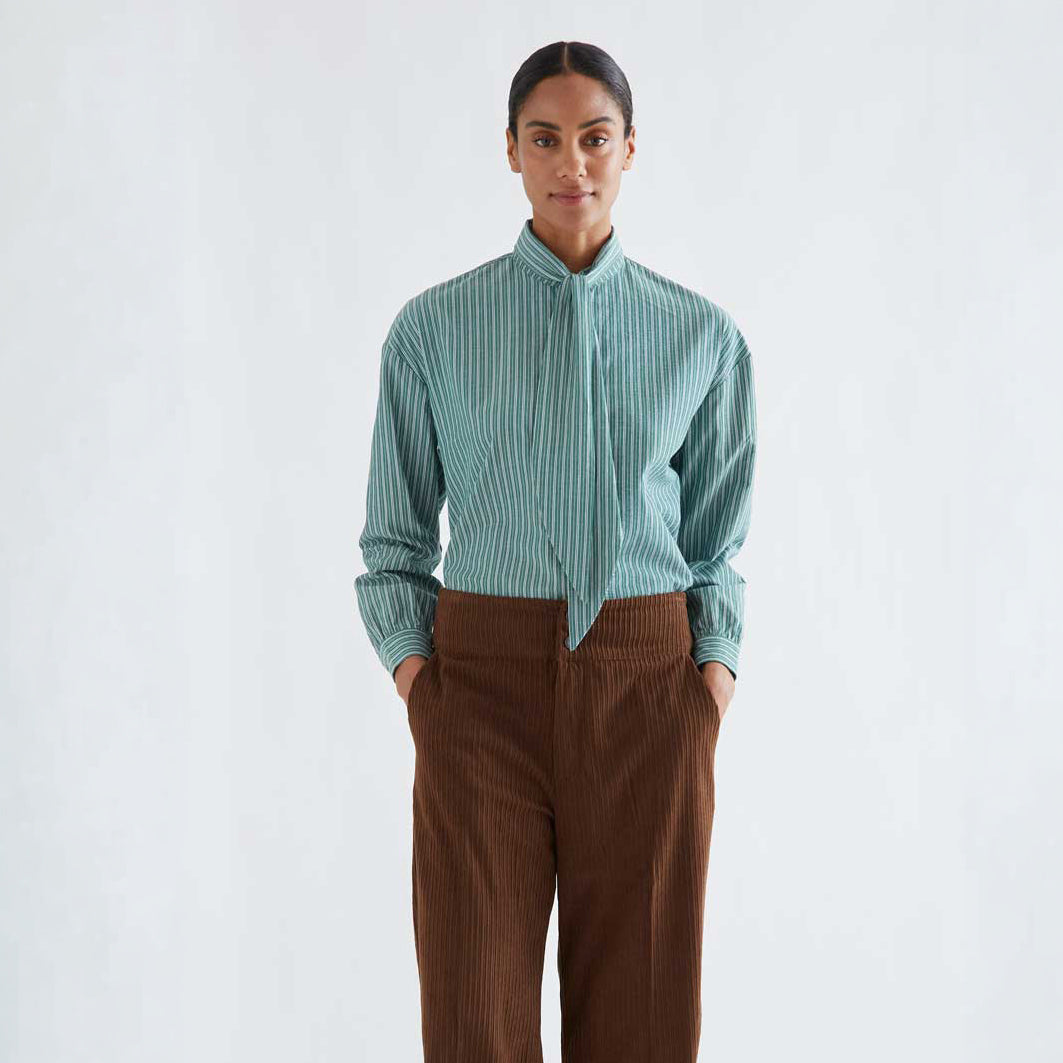 Blusa de Rayas Verdes con Cuello Maxi Lazada