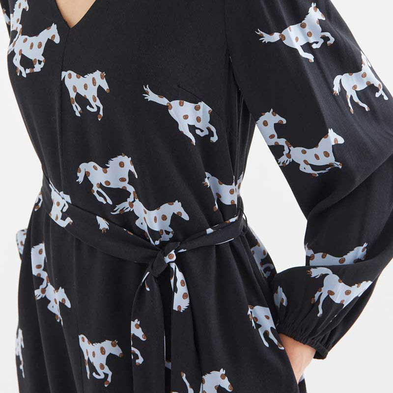 Vestido Corto Cruzado con Lazada Estampado Horse