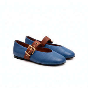 Nina azul cobalto y brandy